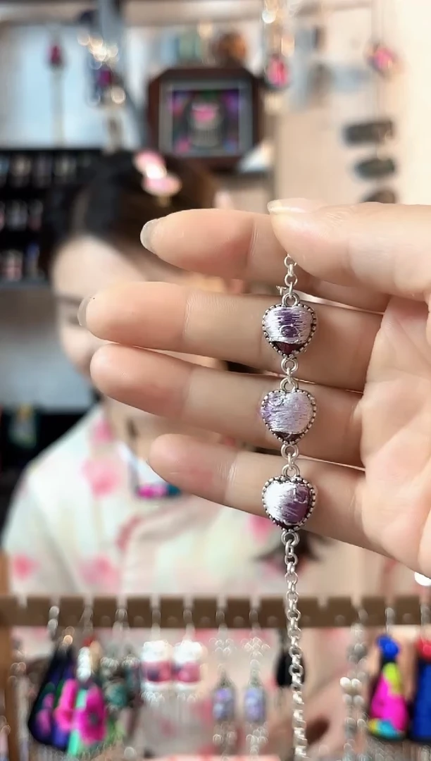 织绣?****?彩云南阁非遗老绣饰品430