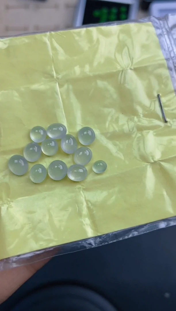 定制翡翠未镶嵌天然翡翠蛋面66