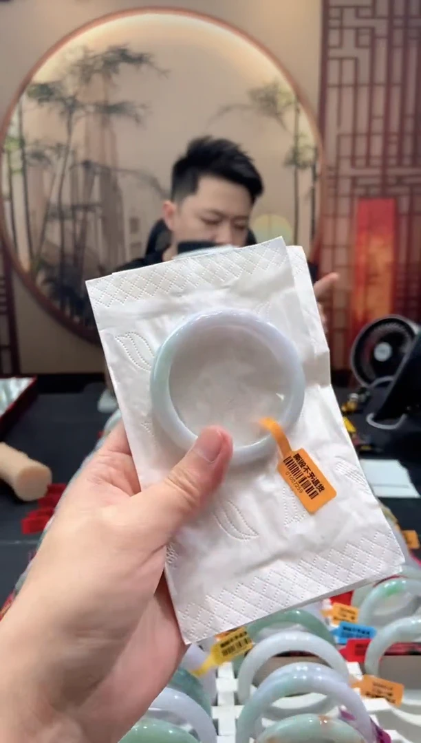 翡翠手镯未镶嵌0000024937