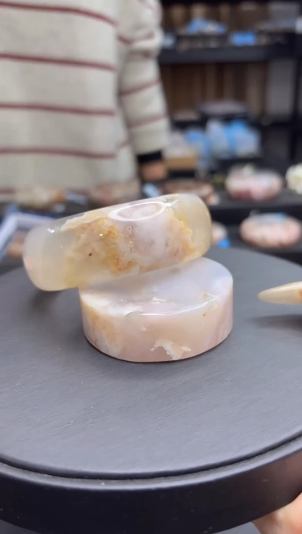 未镶嵌手镯石英质玉A572(65圈赠送镯心)