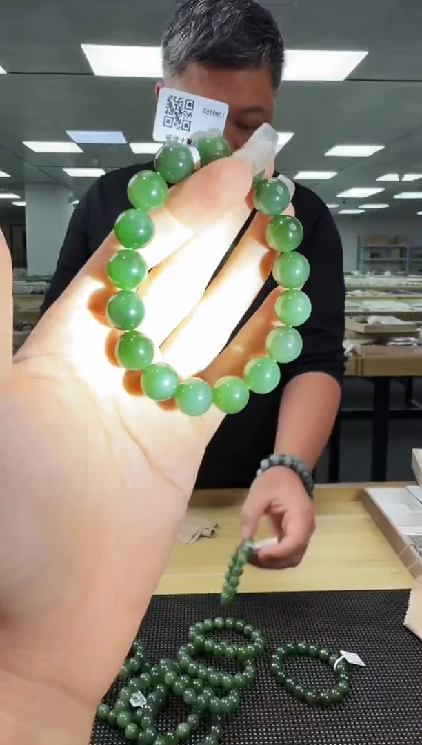 未镶嵌手链和田玉绿猫手串卡12*17