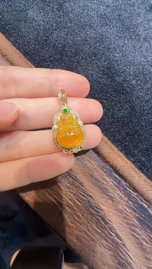 颈饰18K金镶嵌翡翠00003680