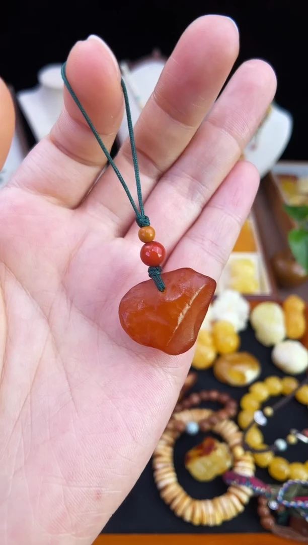 琥珀未镶嵌珠宝奇石柒月
