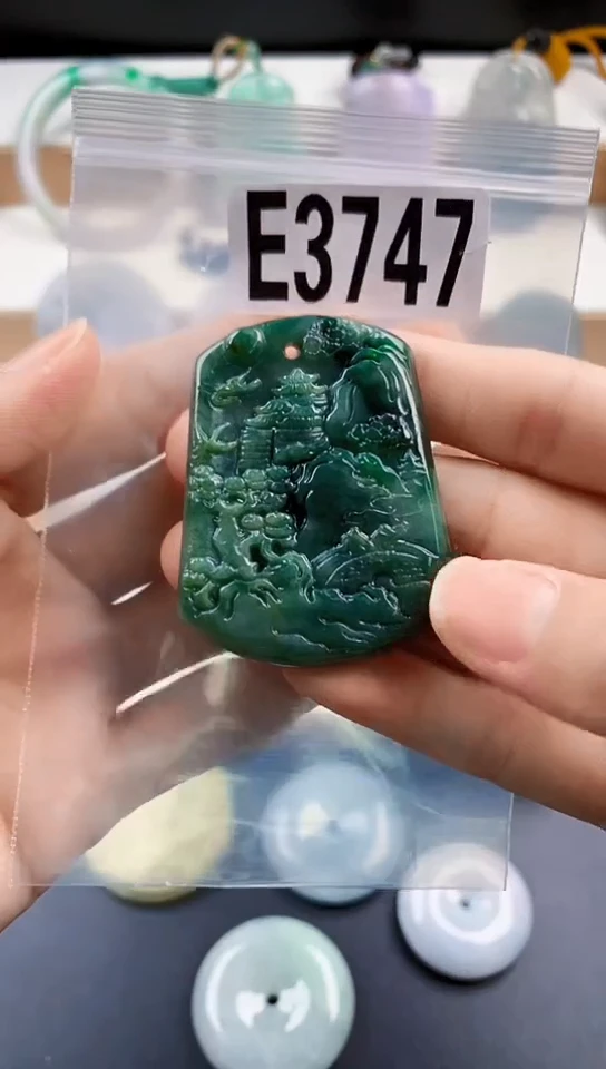 颈饰未镶嵌翡翠天然翡翠吊坠挂件