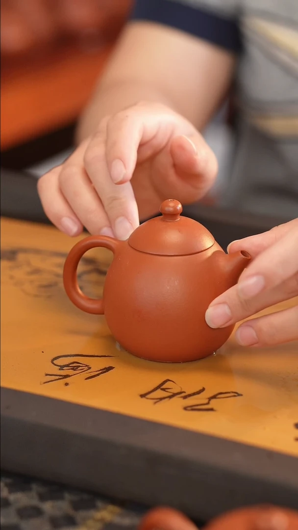 茶壶紫砂朱泥  龙蛋 130cc