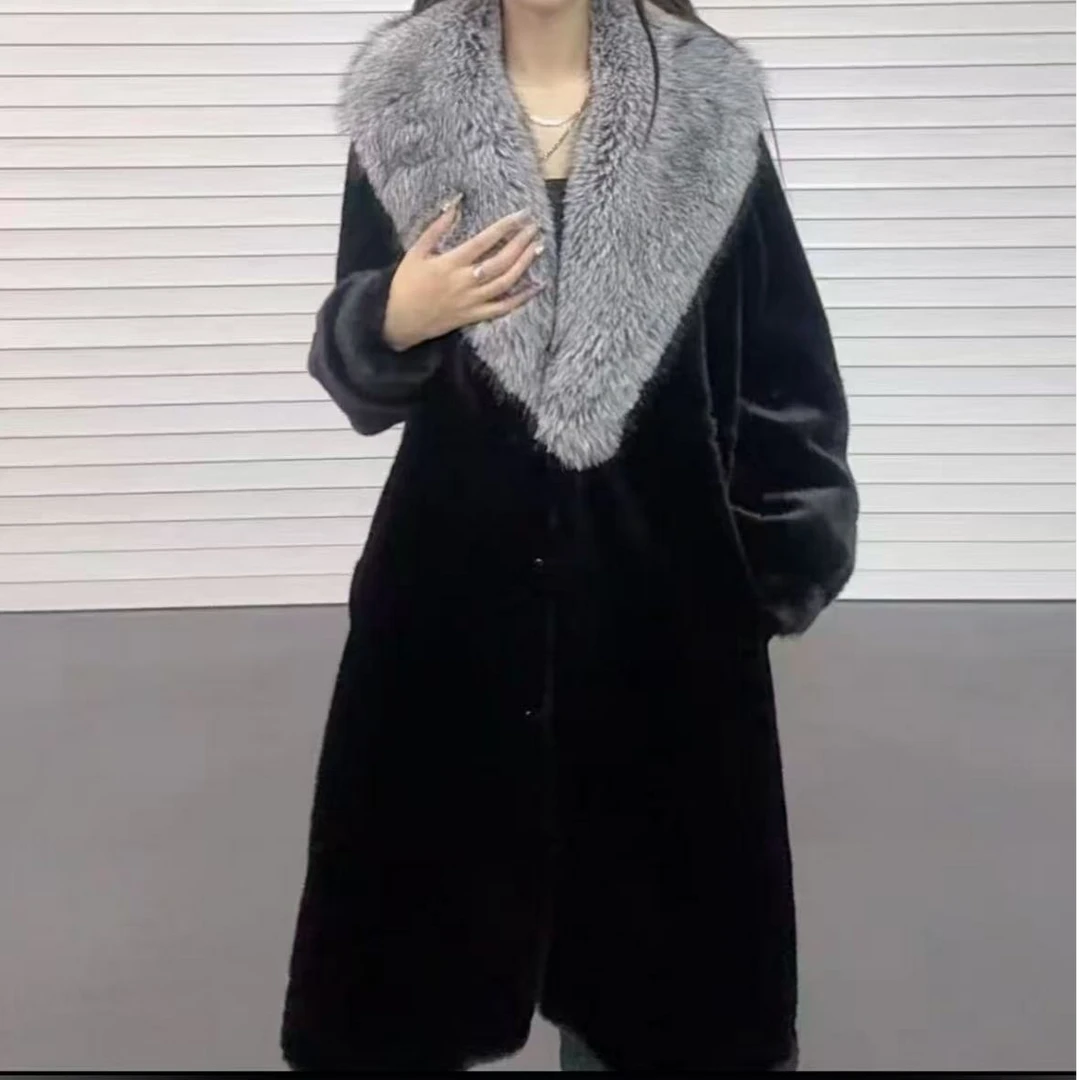时尚气质长款毛领大衣