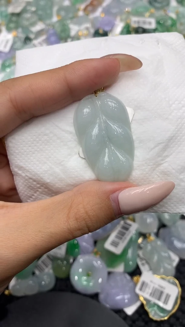颈饰18K金镶嵌翡翠111111111111