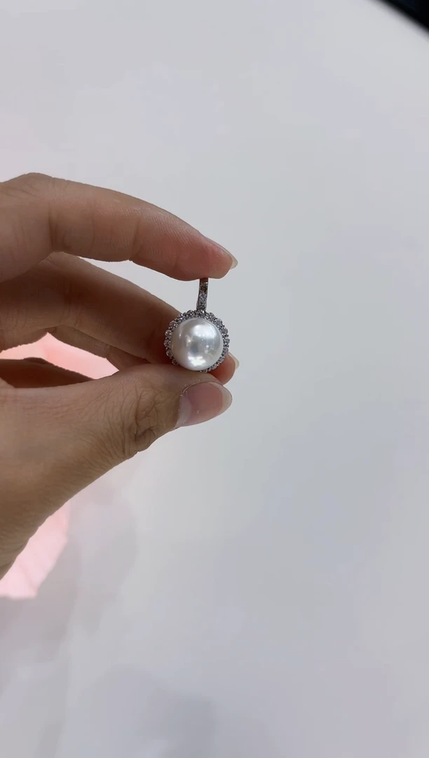 【闪购商品】淡水珍珠吊坠(赠链)银S925镶嵌吊坠12-13mm