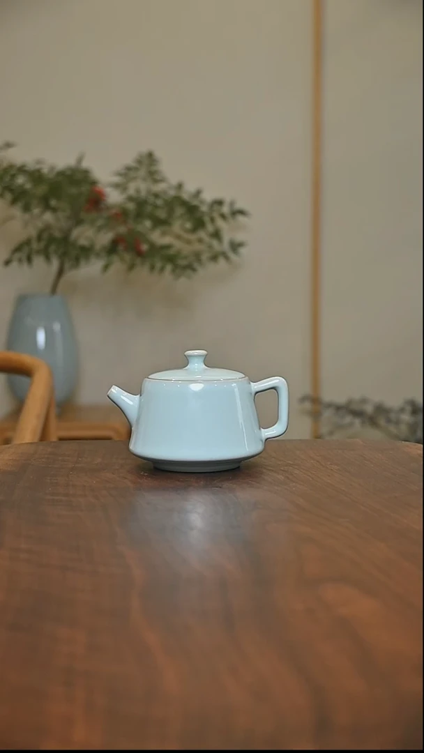 井栏壶 天青 微瑕 朱法喜款