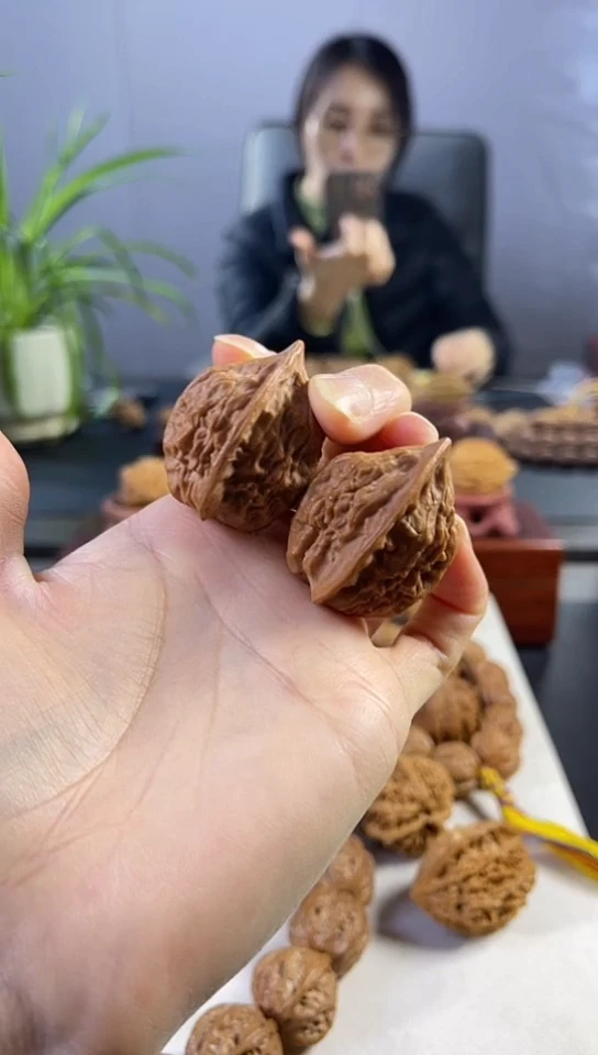 把件文玩核桃43号红皮鸡心