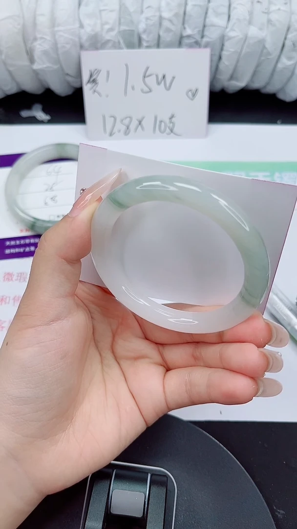 石英质玉手镯未镶嵌65-54/55