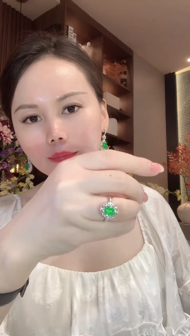 18K金镶嵌戒指翡翠C65