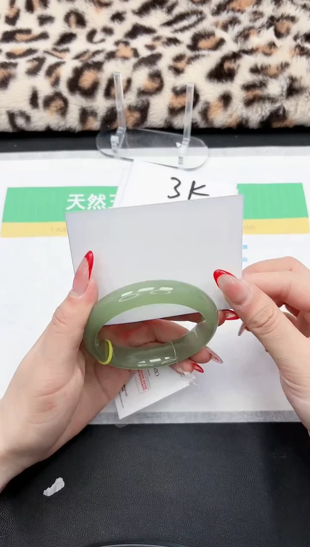 【闪购商品】石英质玉手镯未镶嵌97-56