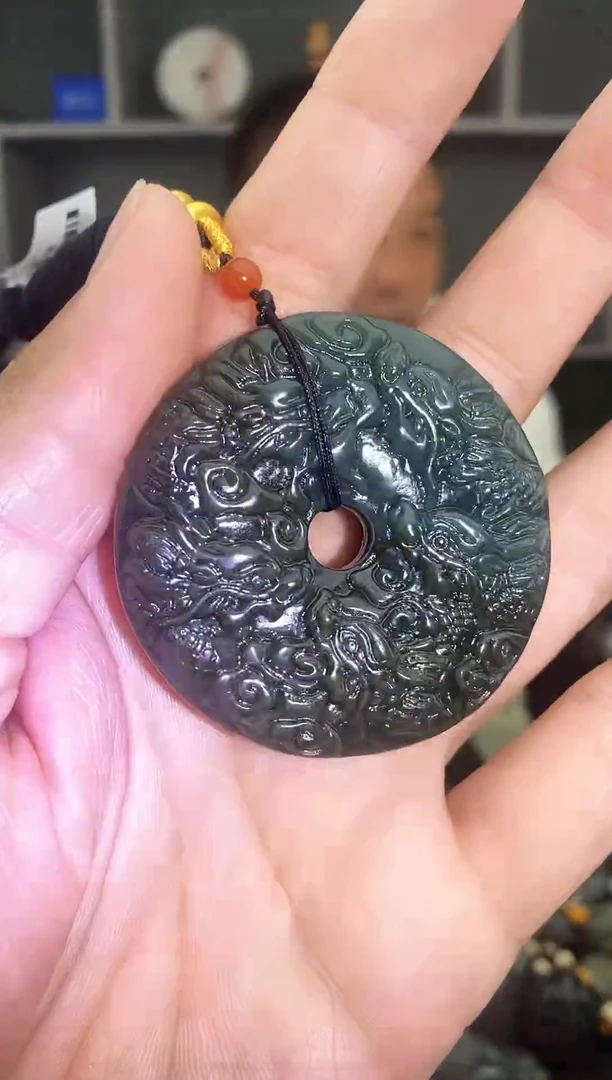 和田玉未镶嵌颈饰1