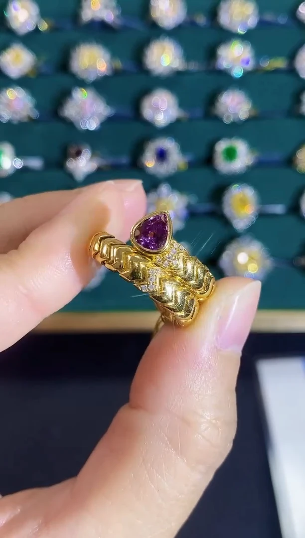 戒指蓝宝石18K金镶嵌戒指