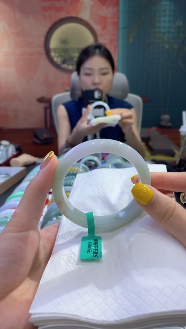 翡翠手镯未镶嵌多人07055