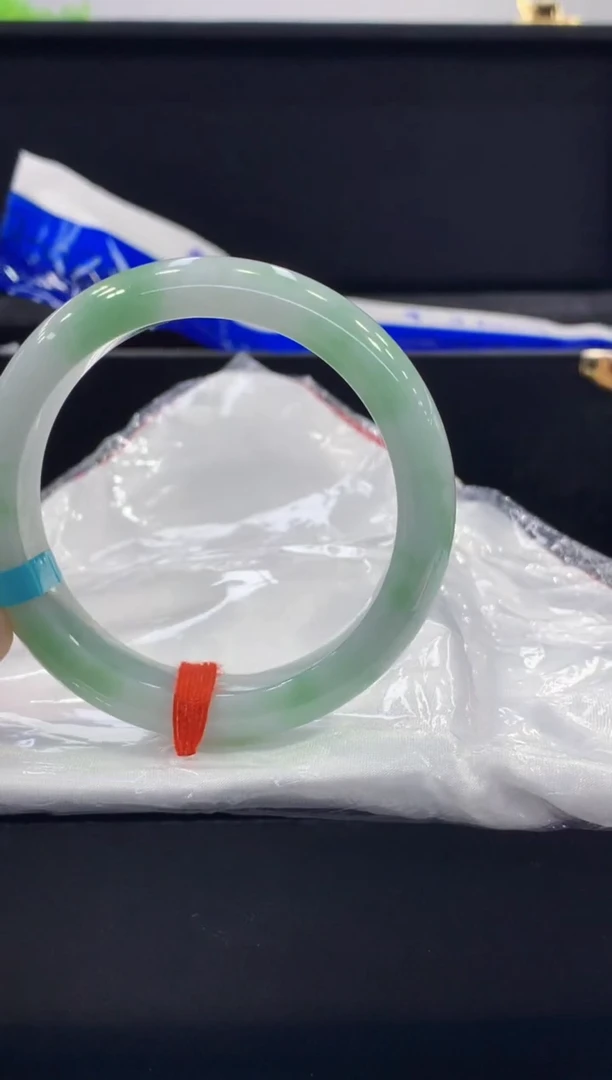 未镶嵌手镯翡翠翡翠手镯