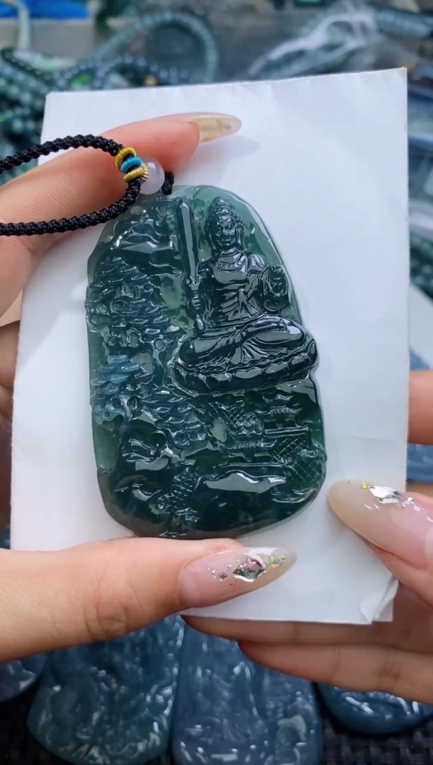 【闪购商品】翡翠颈饰未镶嵌          