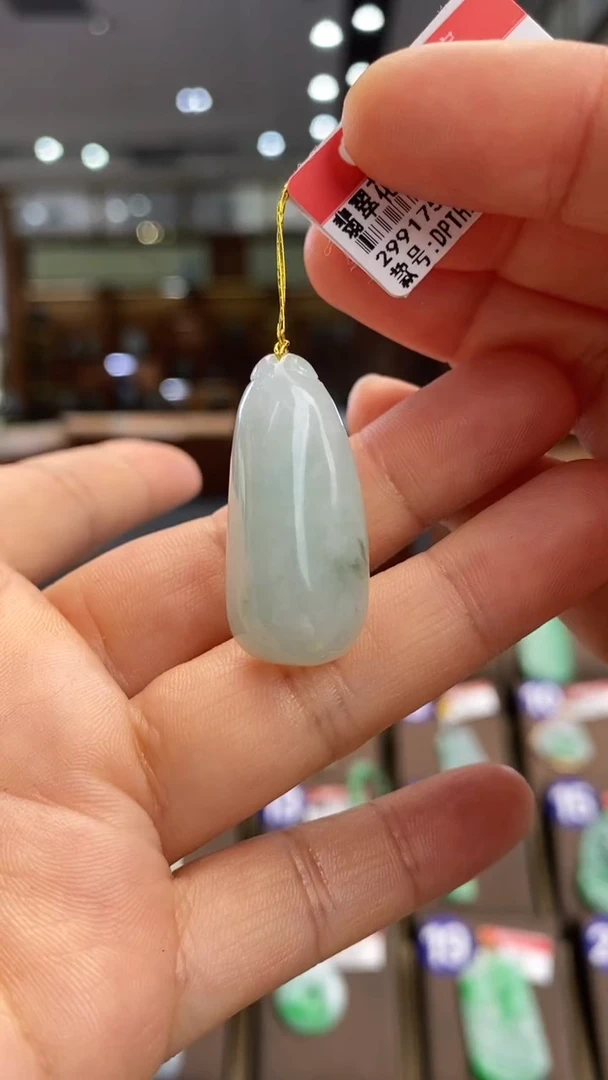 翡翠未镶嵌颈饰福瓜