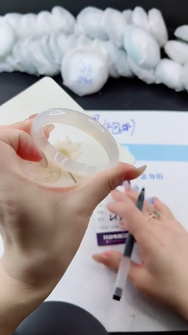 未镶嵌手镯石英质玉多样性发货L130