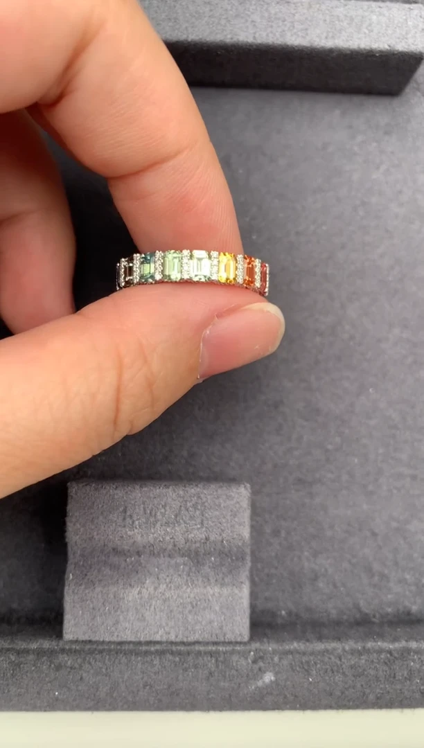 戒指彩色蓝宝石18K金镶嵌4.4ct彩蓝宝 GF 定制