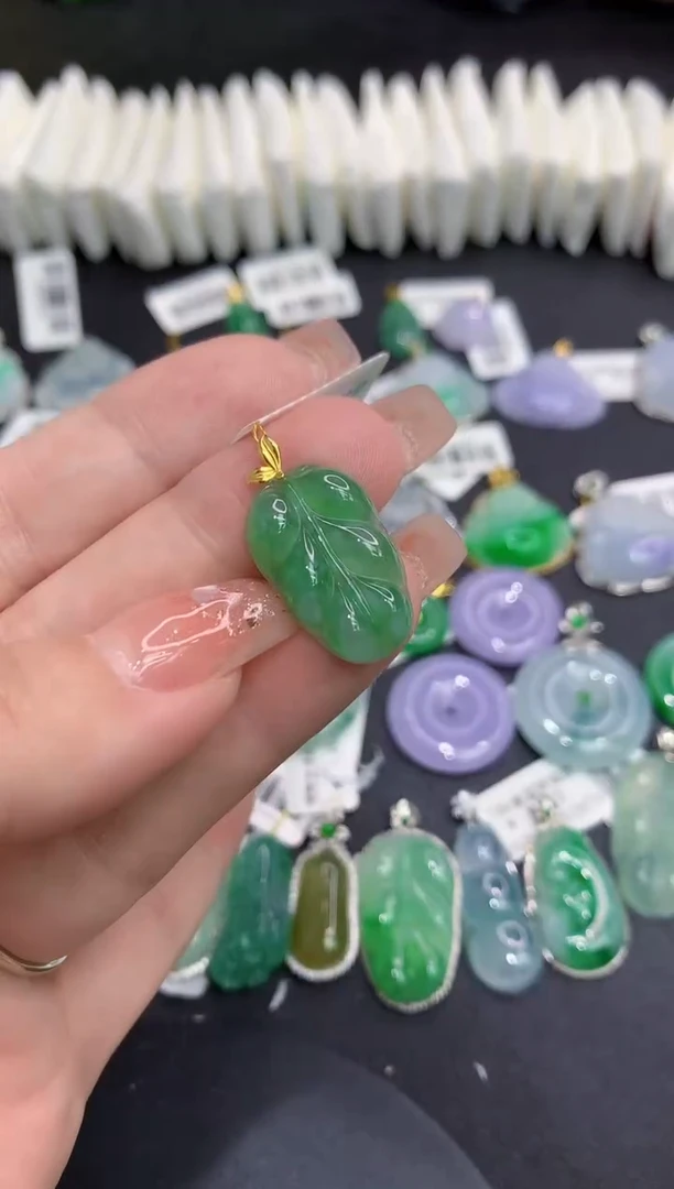 吊坠(不含链)18K金镶嵌翡翠风*烛1111111111111