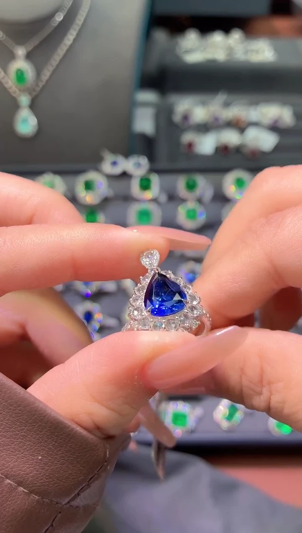 戒指+吊坠两用款蓝宝石18K金镶嵌-3.06克拉