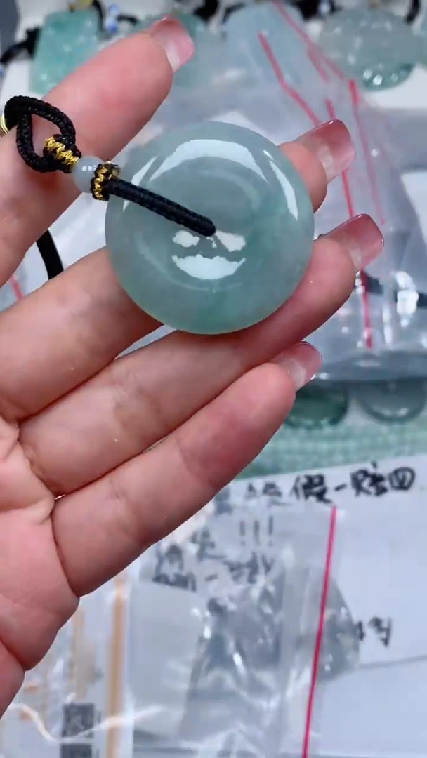 翡翠未镶嵌颈饰吊坠