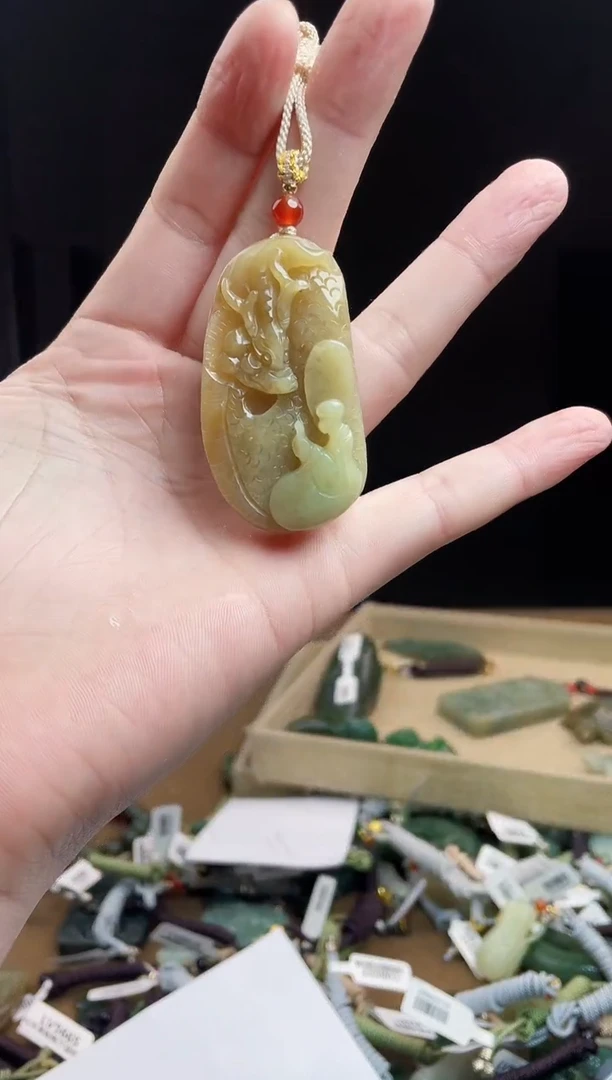 颈饰未镶嵌和田玉1