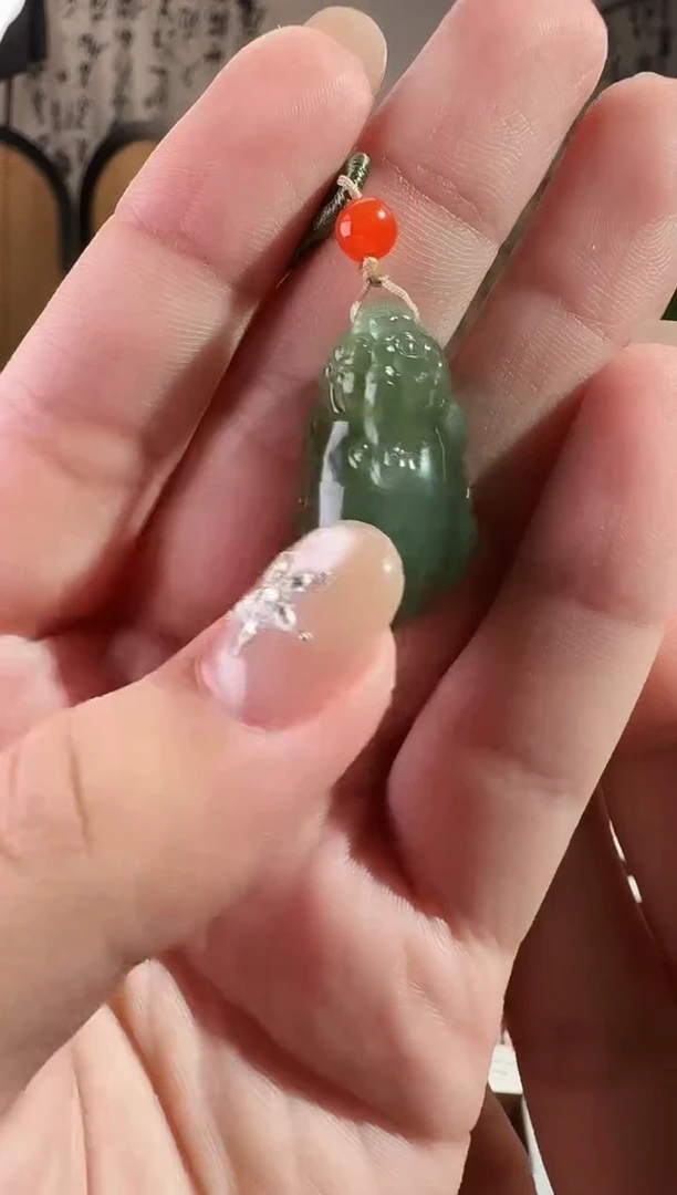 颈饰未镶嵌和田玉湖水绿貔貅