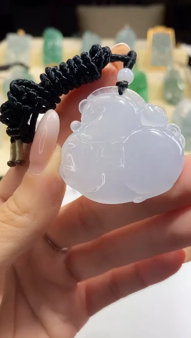 翡翠未镶嵌颈饰唐马