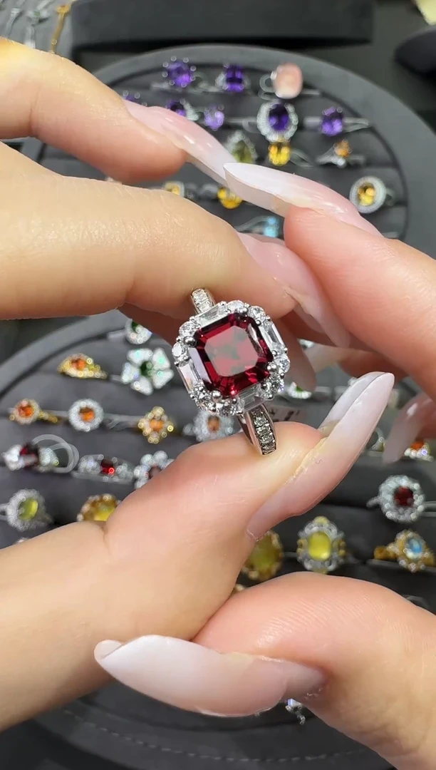 银S925镶嵌戒指石榴石【七天鉴赏期】