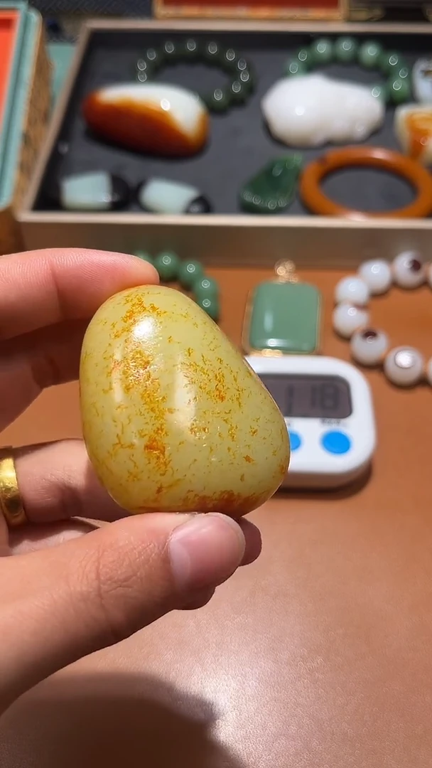 未镶嵌和田玉把件无****。和田玉