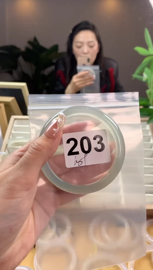 【闪购商品】玛瑙/玉髓手镯未镶嵌203