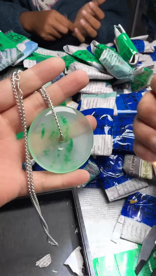 强子收货时尚吊坠L-11