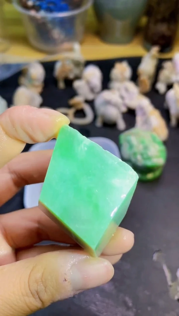 翡翠未镶嵌颈饰天然翡翠151