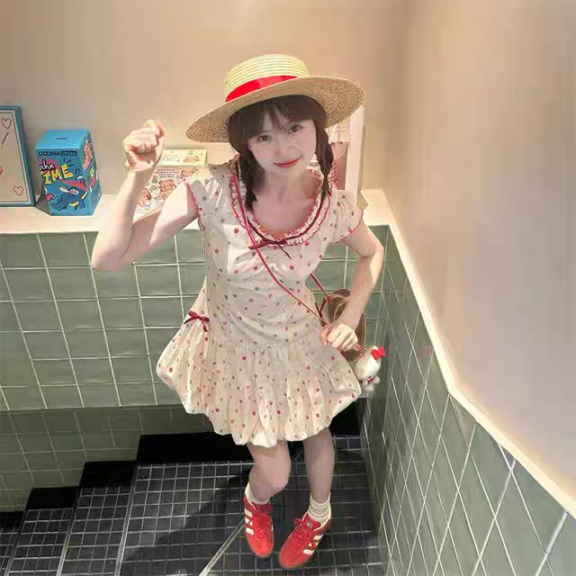 软糖～夏季新款梦核甜心少女彩色小波点低腰泡芙连衣裙