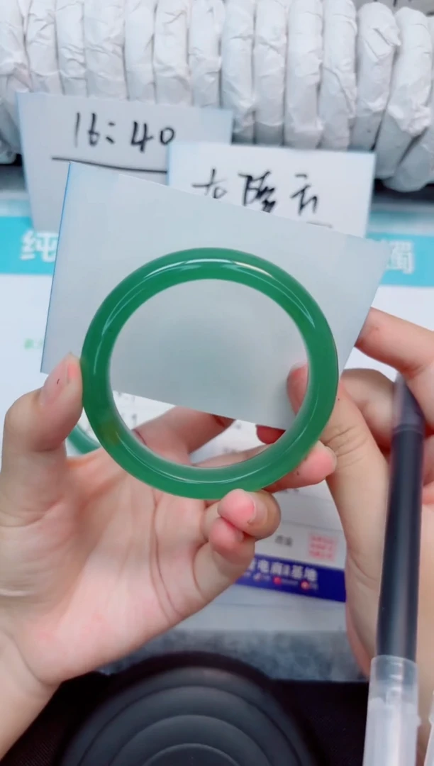 未镶嵌手镯石英质玉167-56