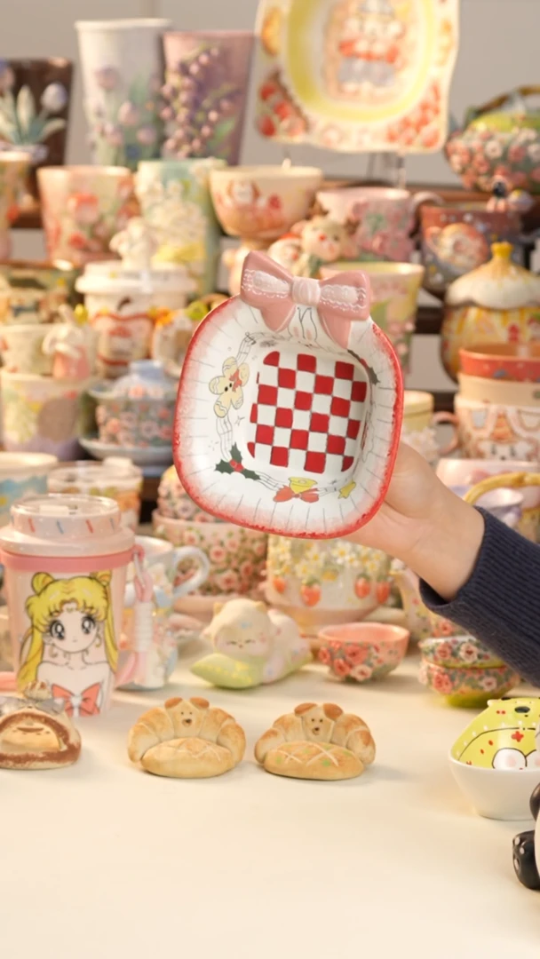 摆件陶景德镇釉下彩手绘设计师款陶瓷