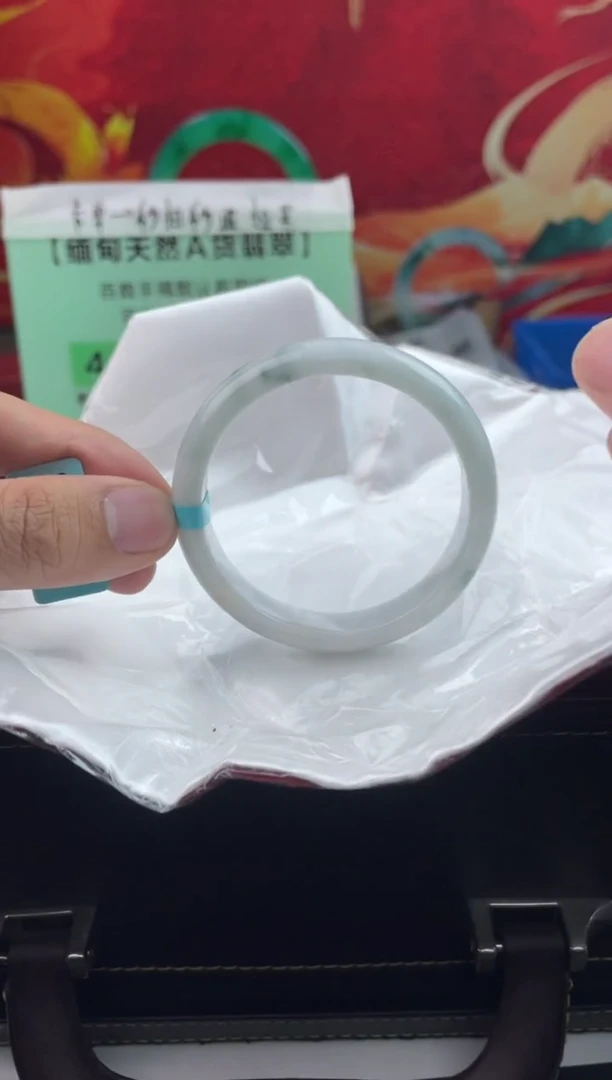 【闪购商品】翡翠手镯未镶嵌9翡翠手镯（微瑕）