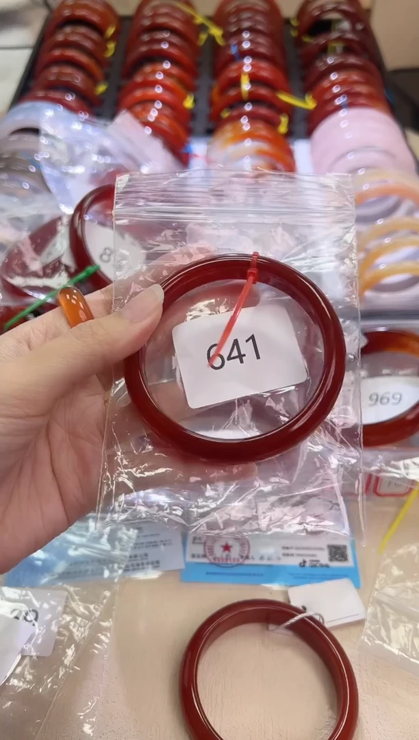 玛瑙/玉髓手镯未镶嵌58圈口*641