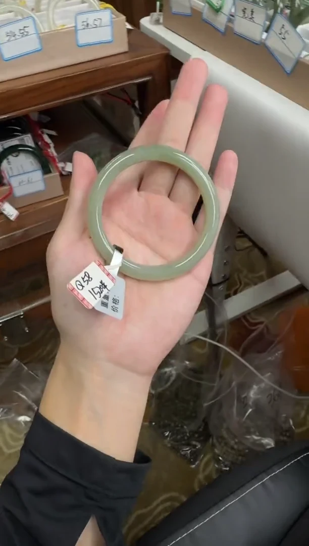 未镶嵌手镯和田玉58-