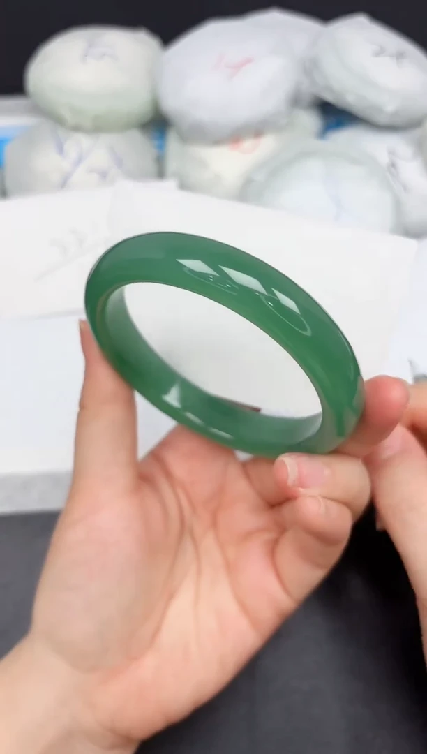 未镶嵌手镯石英质玉107-65.1