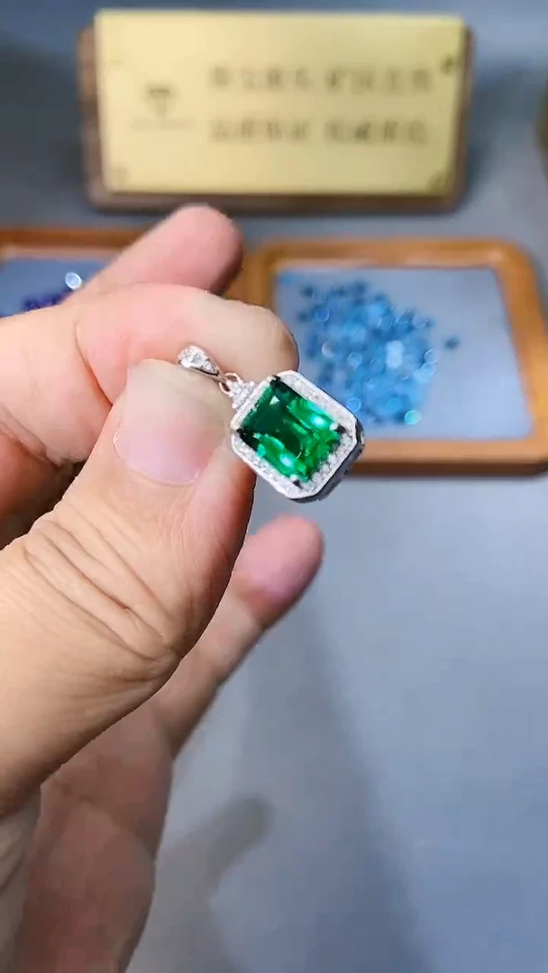 【闪购商品】透辉石吊坠银S925镶嵌1564