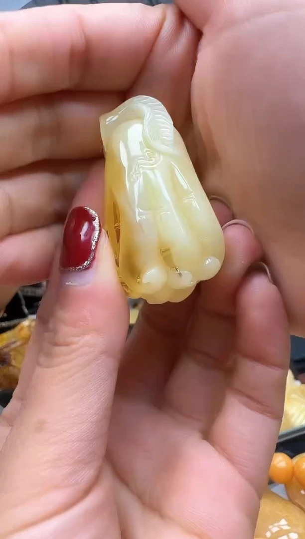 【闪购商品】琥珀裸石未镶嵌挂坠