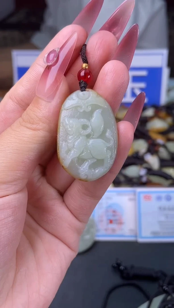 和田玉未镶嵌颈饰1