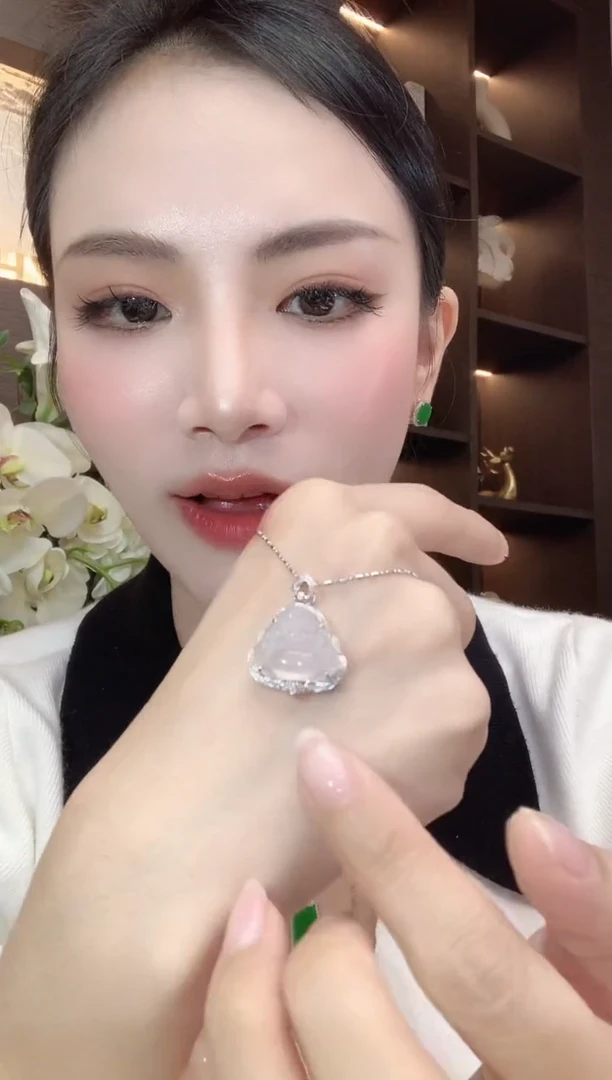 吊坠(不含链)18K金镶嵌翡翠A4