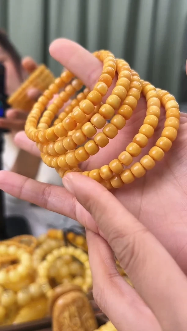 【闪购商品】琥珀手串未镶嵌蜜蜡手串多样性发其中一件
