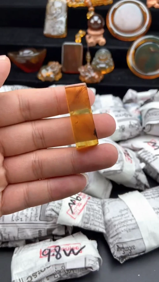 琥珀颈饰未镶嵌方牌吊坠