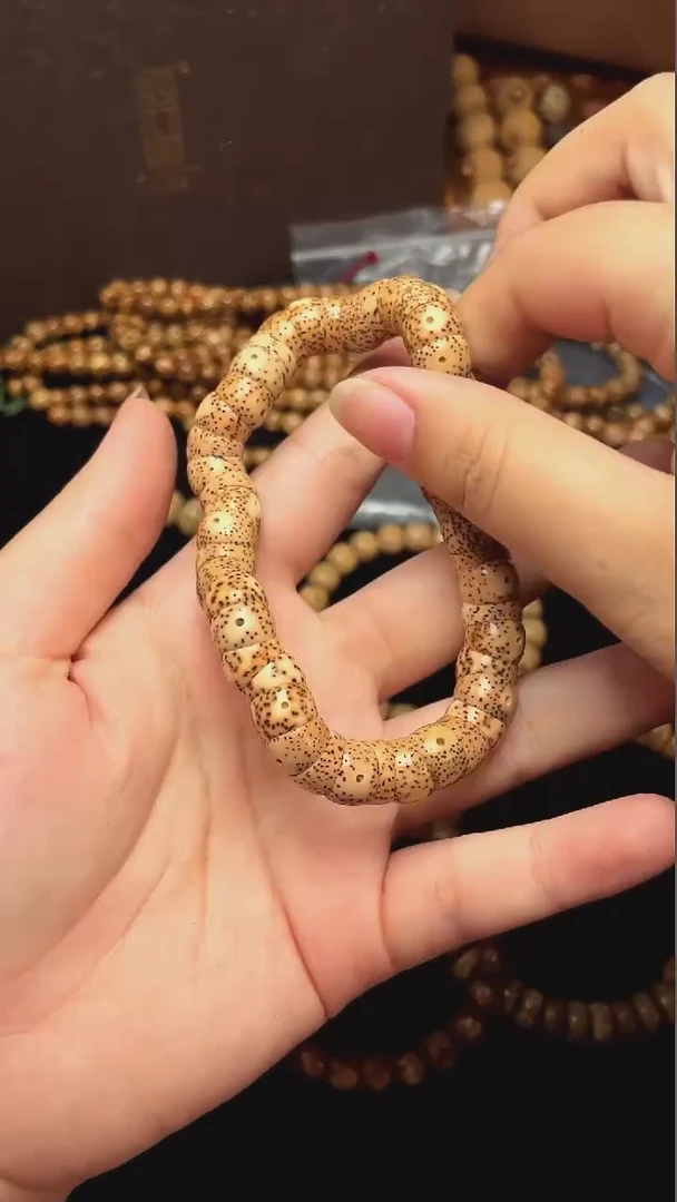 手串星月菩提精工级陈籽花皮大肠10*7手持